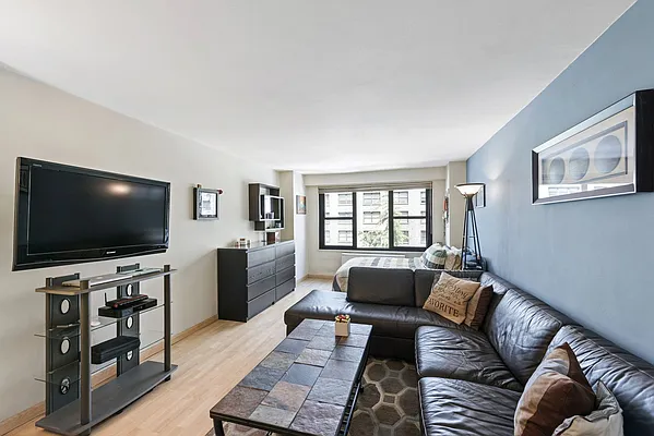 Sold by Compass | media 1