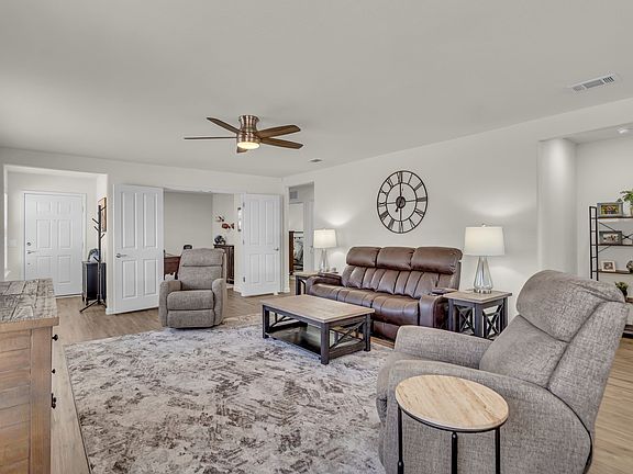 5th image of 1562 Troon Dr