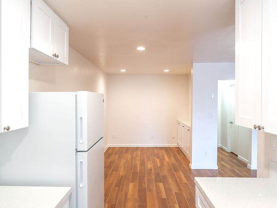 1st image of 936 Loring St APT 1C