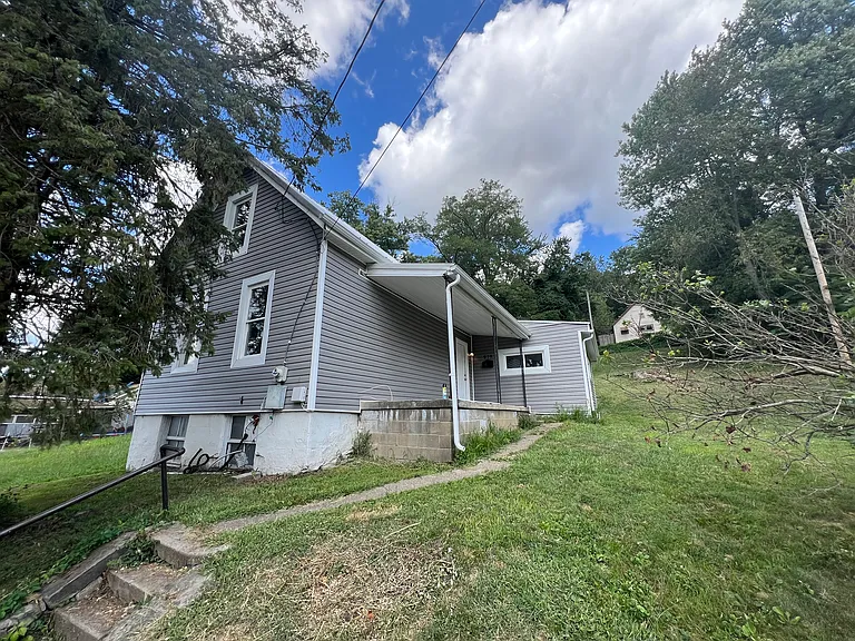 979 Marietta St — Photo 1