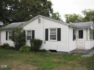 4 Deerfield Ln, Ansonia, CT 06401