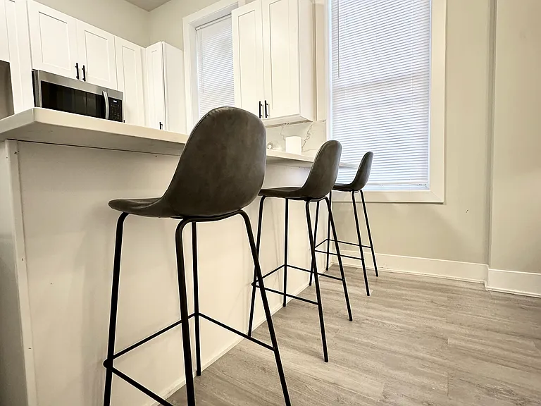 2837 W Lexington St #1R — Photo 5