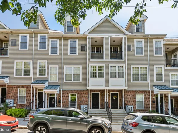 1329 N 32nd St, Philadelphia, PA 19121