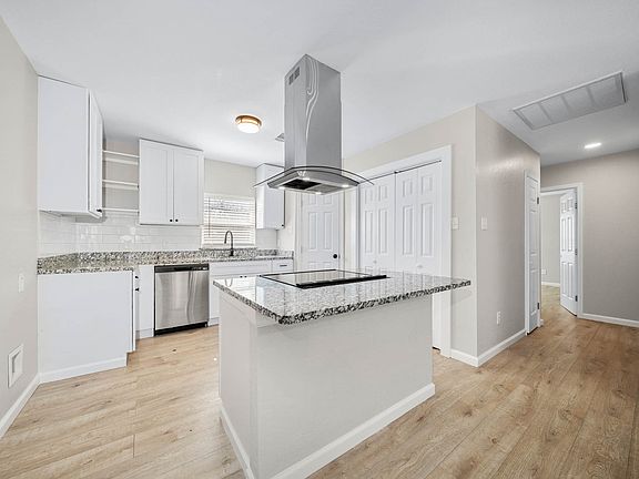 5th image of 3708 Parrish St