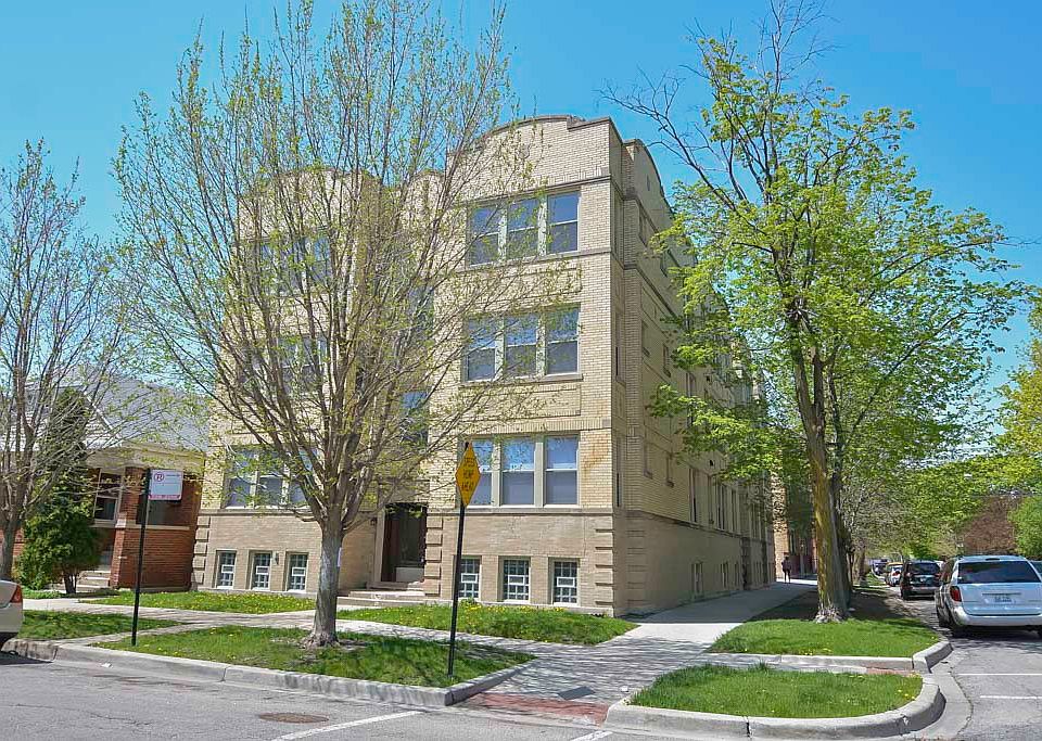 1st image of 2958 N Washtenaw Ave #4