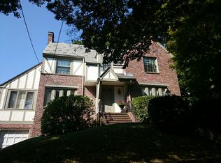 64 Goodnough Rd, Brookline, MA 02467