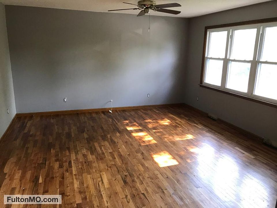 2nd image of 1109 Singer Ln