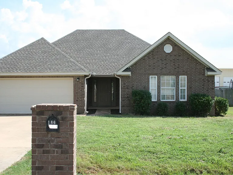 186 County Road 418 — Photo 1