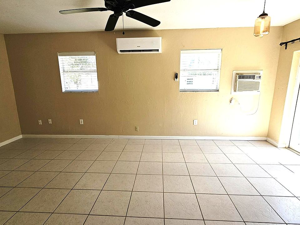 Dining room-living room