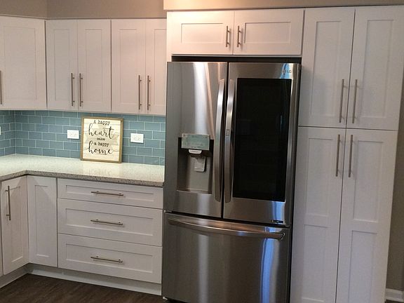 4th image of 483 N Larch Ave APT 102W