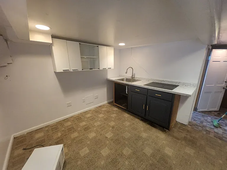 208 Clover St — Photo 11