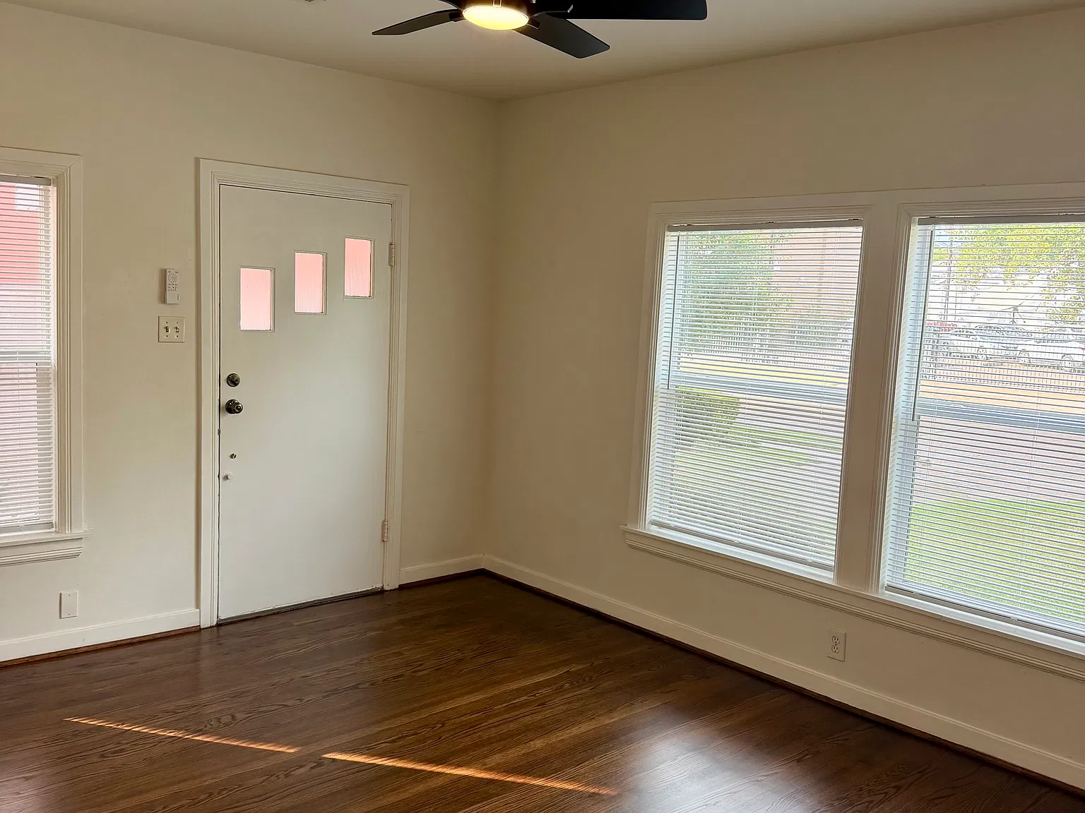 2 bed, 1100 sqft, $1,995 — Photo 3