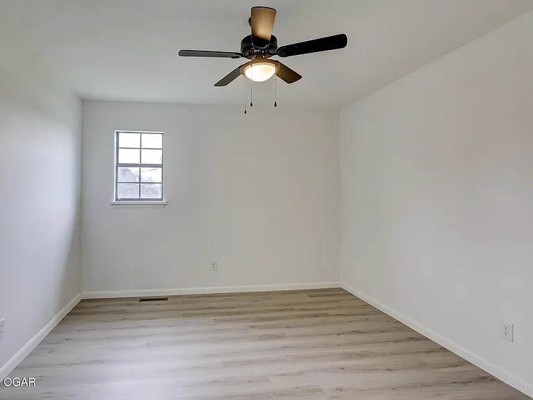 1119 S Saint Louis Ave — Photo 13