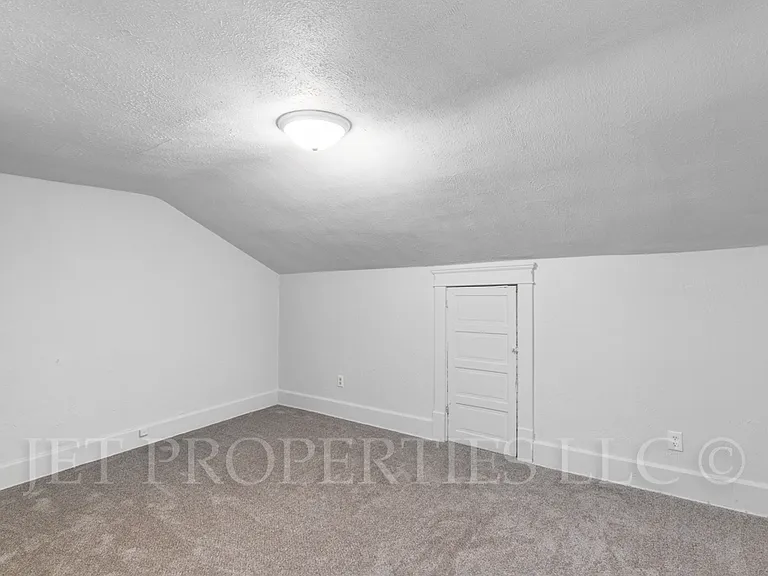 2248 2nd St NE #2248 — Photo 9