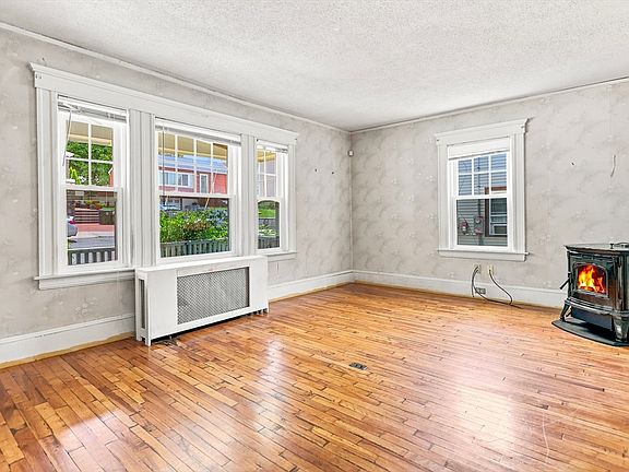 5th image of 159 Olive Ave
