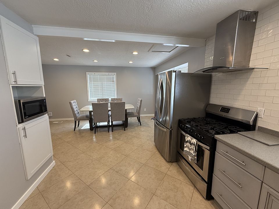 1st image of 4112 S King Arthur Dr