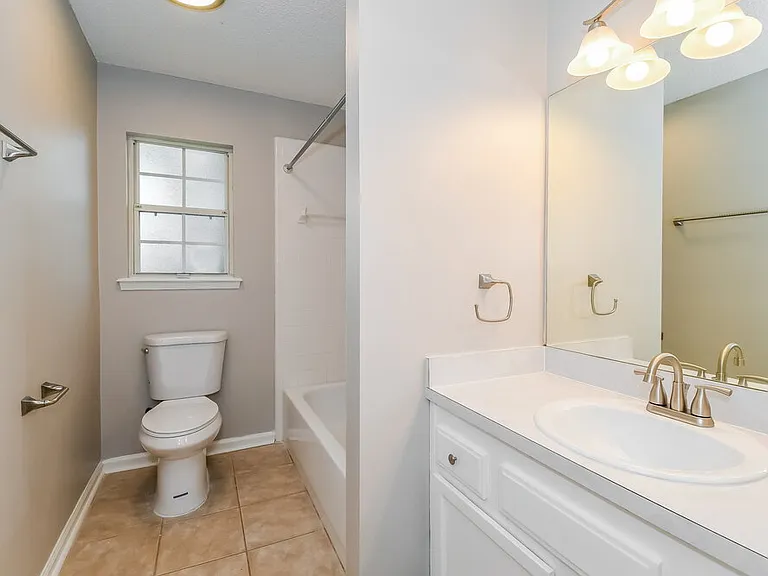 401 Baybrook Dr — Photo 15