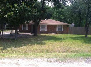 8202 Leghorn St, Houston, TX 77040