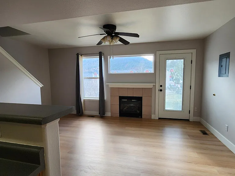 47 Vale Cir — Photo 8