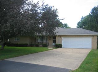 1422 E Elm St, Streator, IL 61364