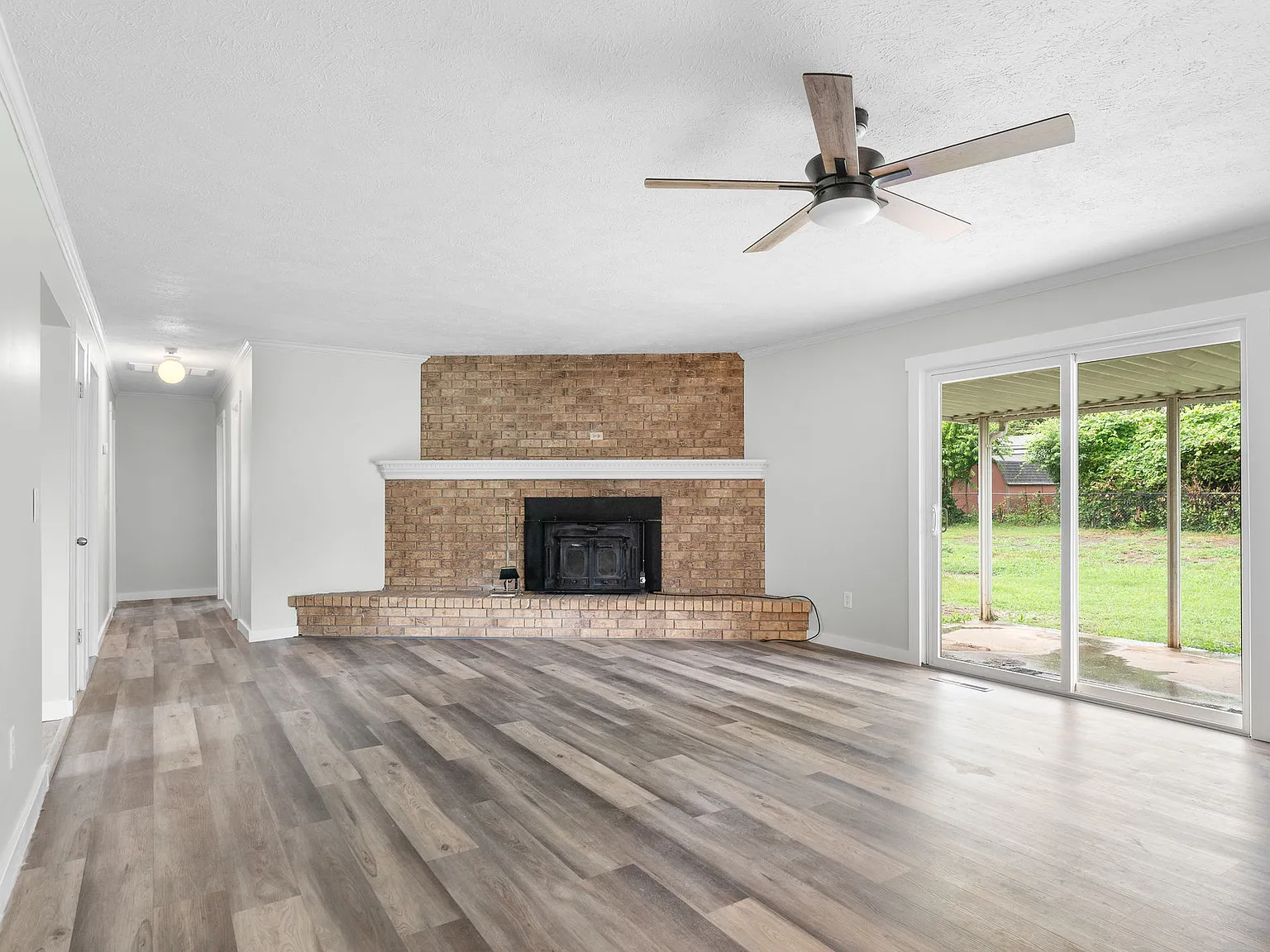 3 bed, 2.5 bath, 1695 sqft, $1,750 — Photo 2