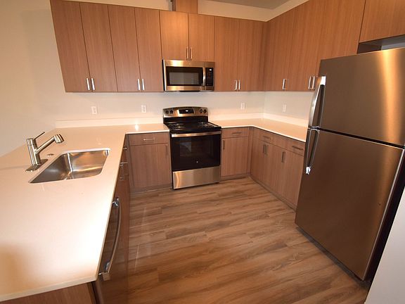 4th image of 1100 Winfield St NE #E202