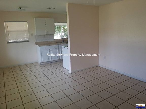 2nd image of 2661 Ashwood St