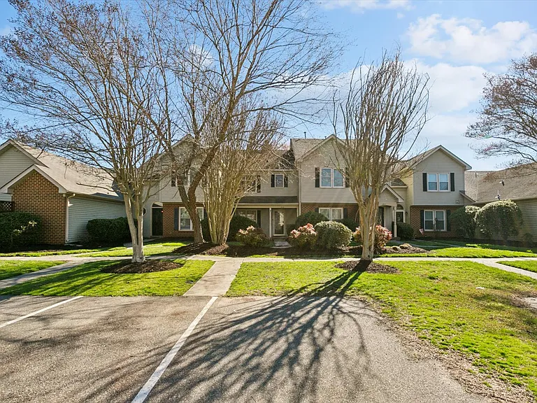 206 Alder Wood Dr — Photo 2