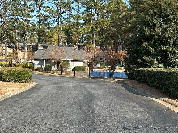 3rd image of 2340 Beaver Ruin Rd