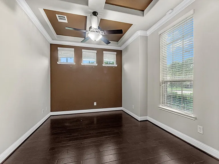15819 Graham Spring Ln — Photo 14