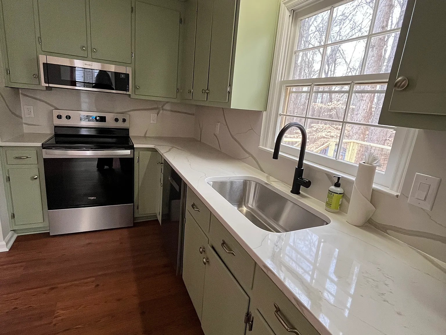 3 bed, 1231 sqft, $1,945 — Photo 2