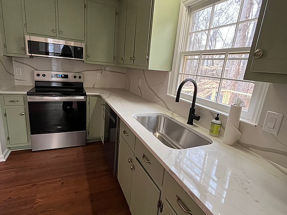 2nd image of 1016 Alexander Stewart Dr