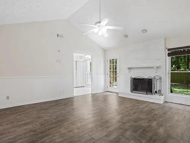 1 Cambridge Ct — Photo 15