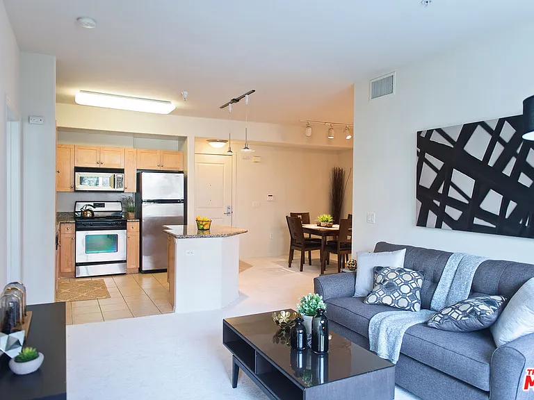 100 S Alameda St #267 — Photo 2