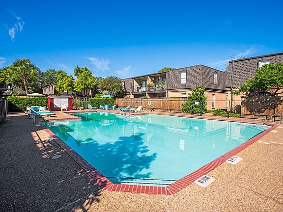 4th image of 1215 Longfellow Dr #1-0119