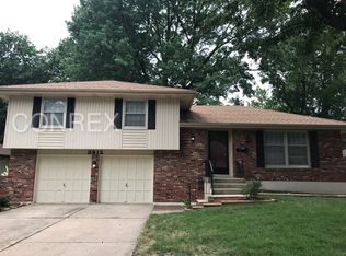 3912 S Queen Ridge Dr, Independence, MO 64055
