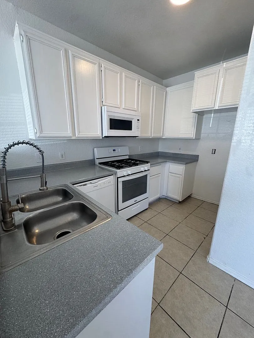 50% OFF your first month's rent! — Photo 2