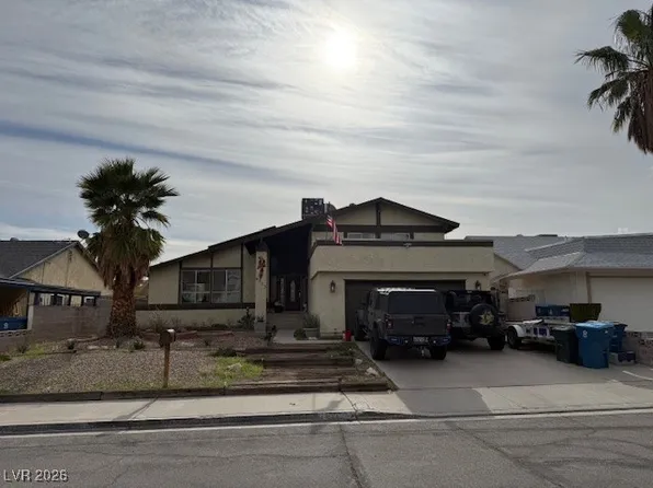 6735 Greengrove Dr, Las Vegas, NV 89103