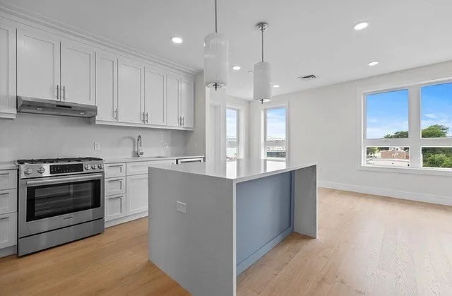 301 Border St #601 — Photo 5