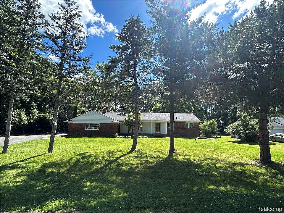 1st image of 25426 Edgemont Dr