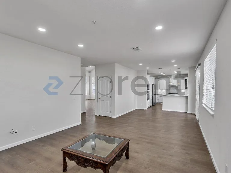 1001 Sandhurst Dr — Photo 20