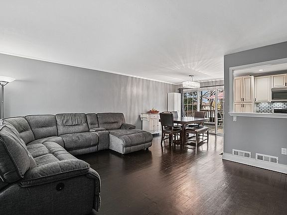 5th image of 31 Morris Dr