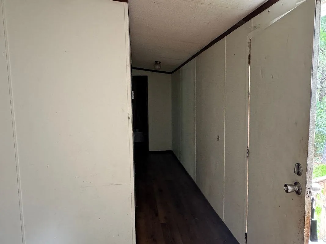 Studio, 1.0 bath, 1280 sqft, $875 — Photo 3
