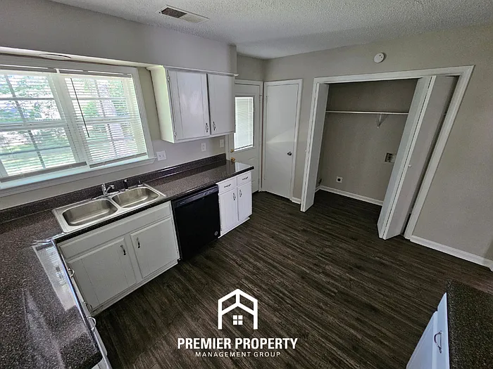 3999 Lacewood Dr — Photo 8