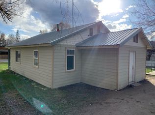 202 W Morton Ave, Springdale, WA 99173