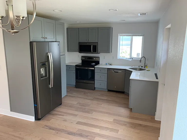 1340 Poplar St — Photo 6