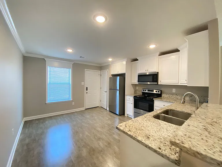 103 Redbud Ct — Photo 3