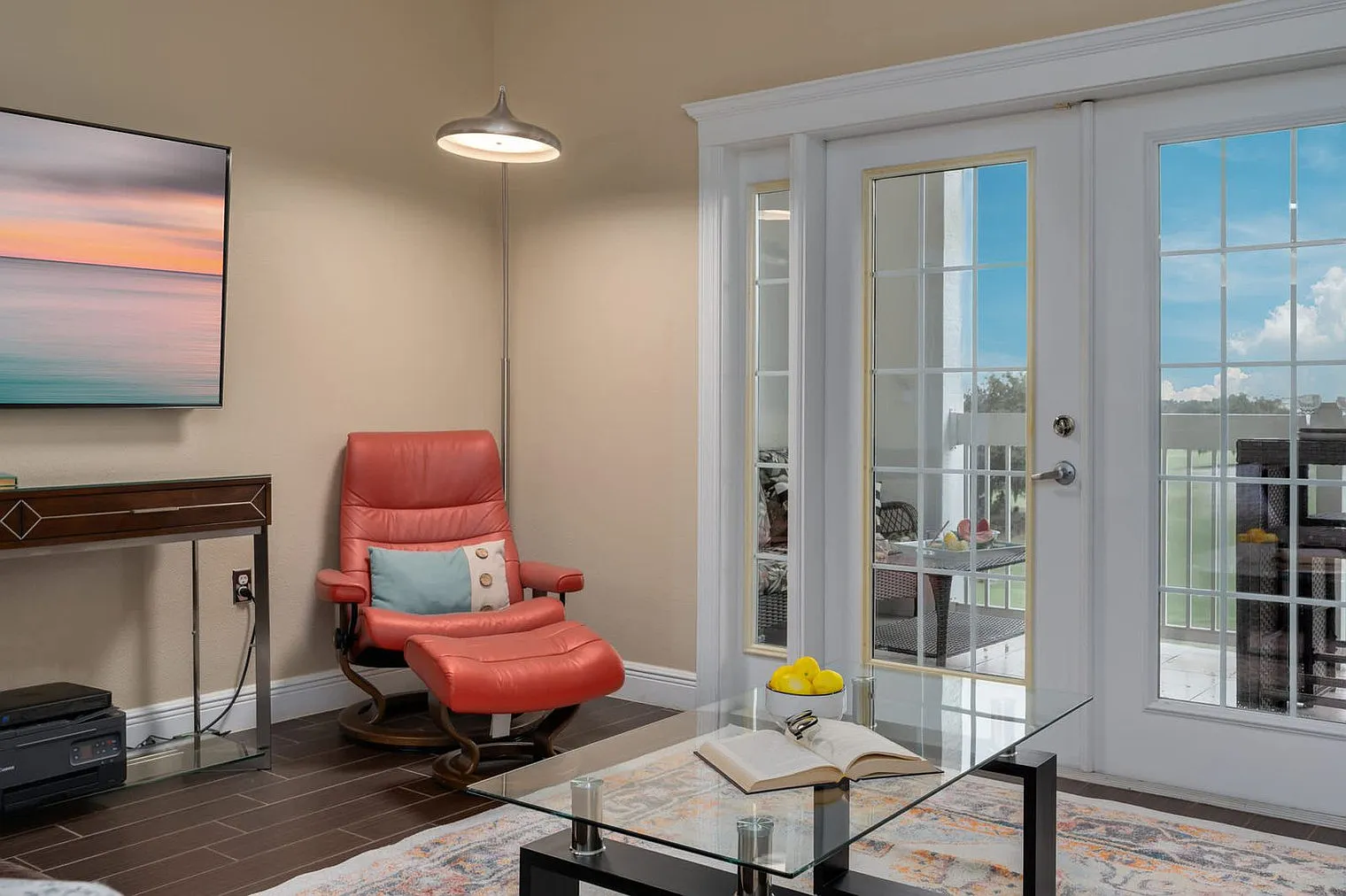 3 bed, 2.0 bath, 1334 sqft, $3,208 — Photo 4