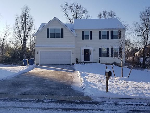 2nd image of 415 Highland Ct