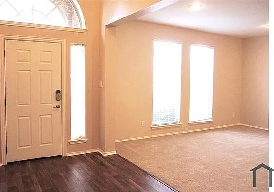 2127 Stillwater Dr — Photo 13